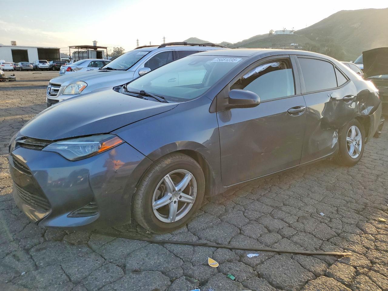 2018 TOYOTA COROLLA