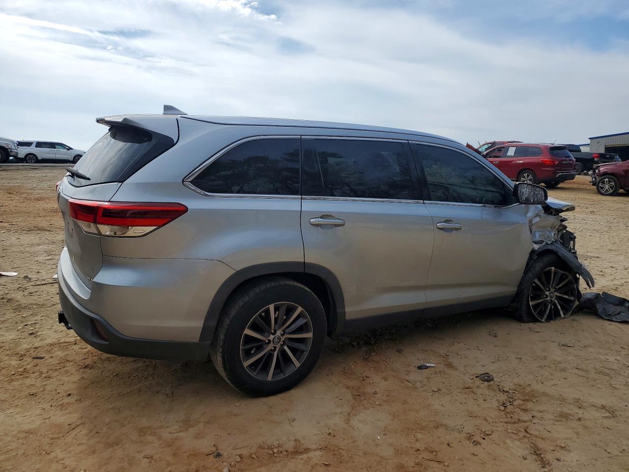 2019 TOYOTA HIGHLANDER