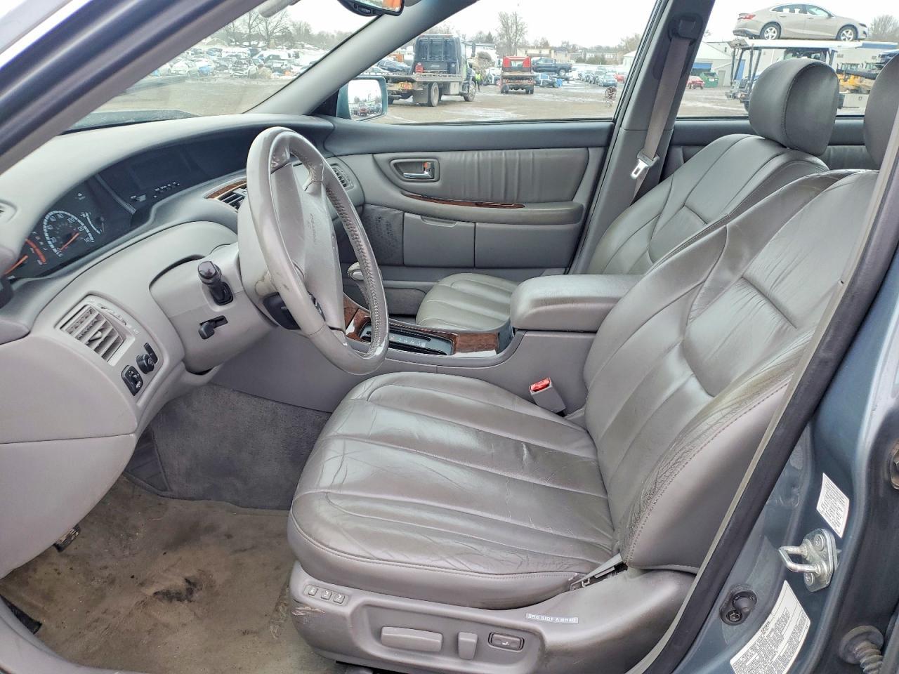2001 TOYOTA Avalon