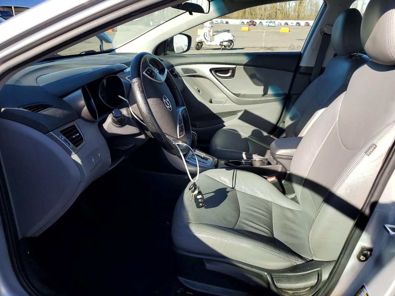 2011 HYUNDAI ELANTRA