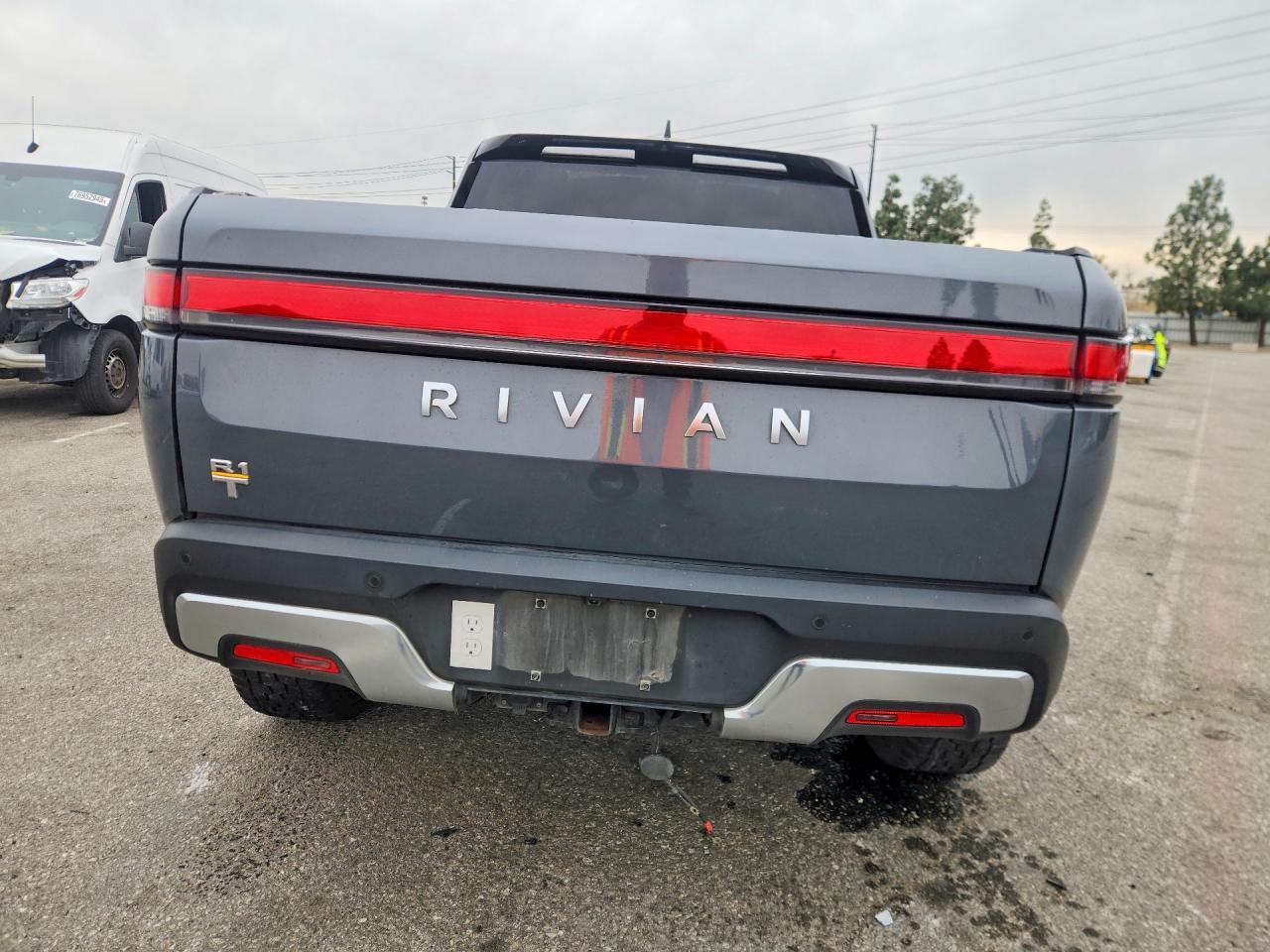 2022 RIVIAN R1t