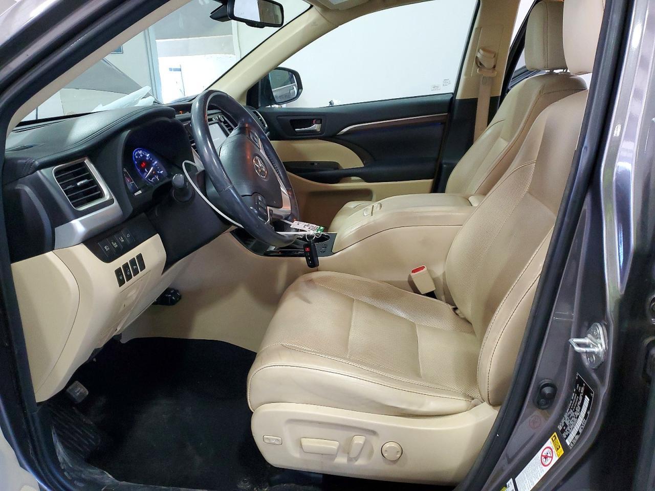 2016 TOYOTA HIGHLANDER