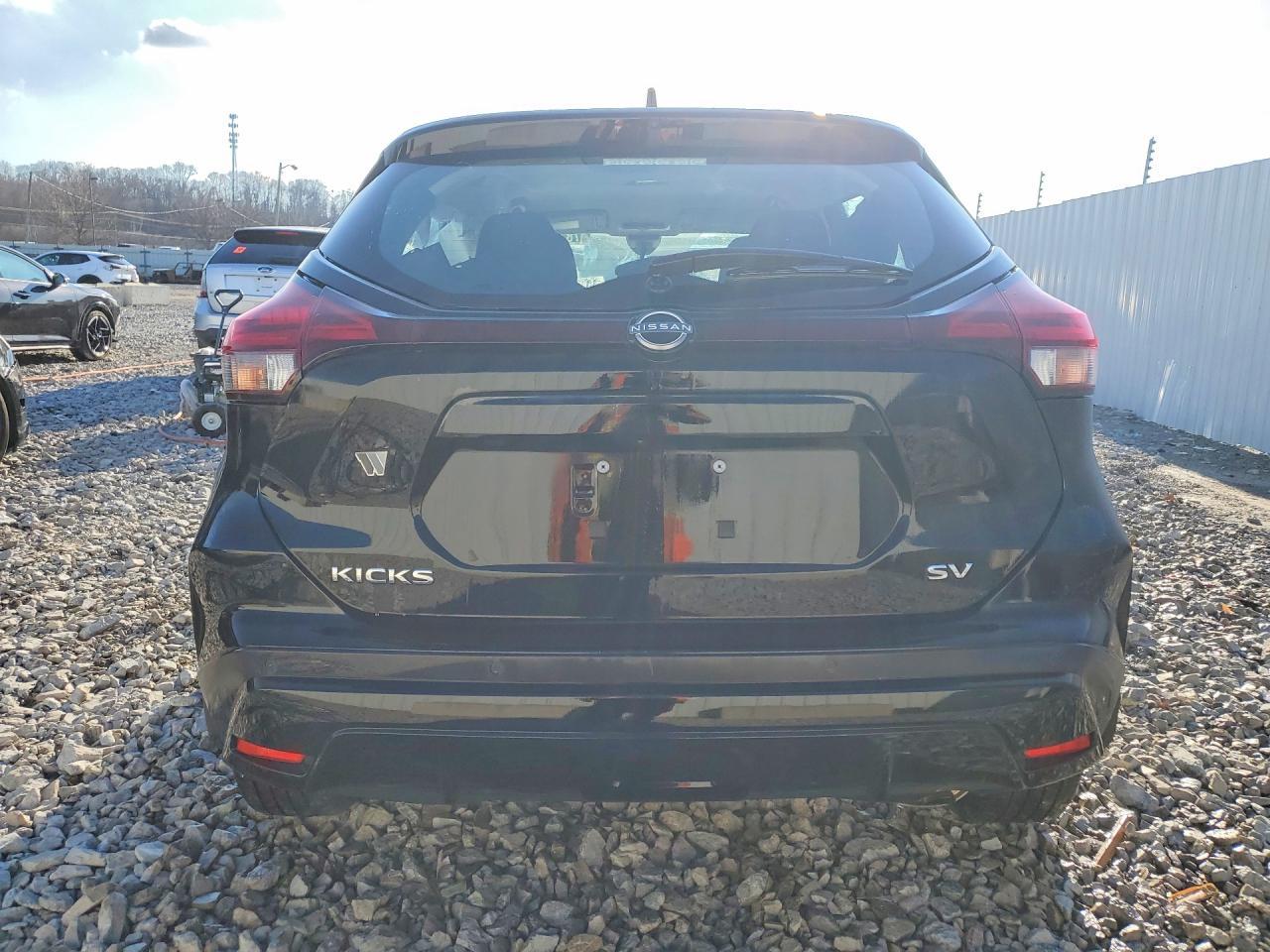 2023 NISSAN KICKS