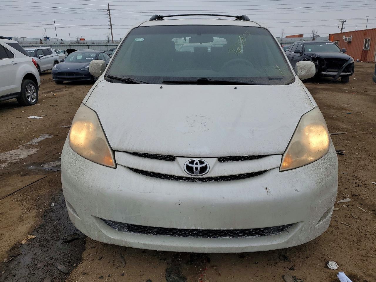 2010 TOYOTA SIENNA
