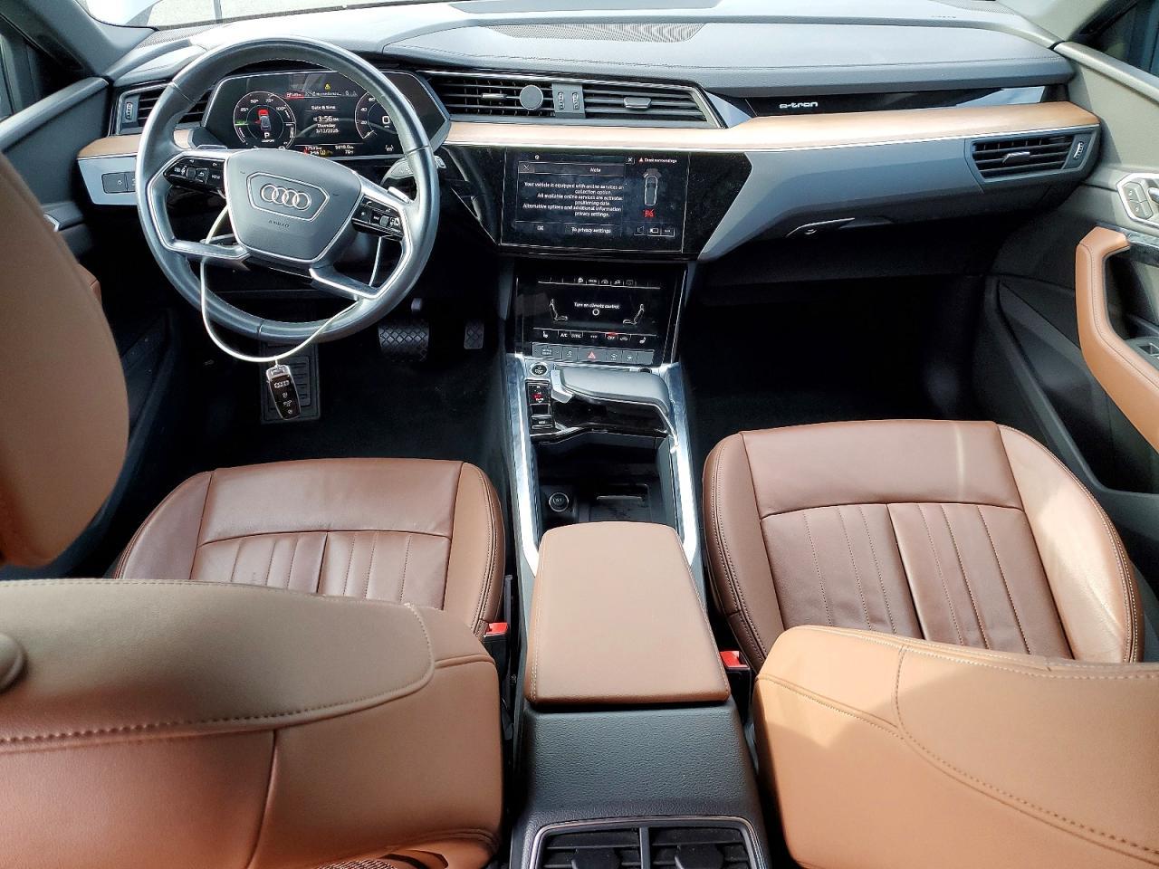 2024 AUDI Q8