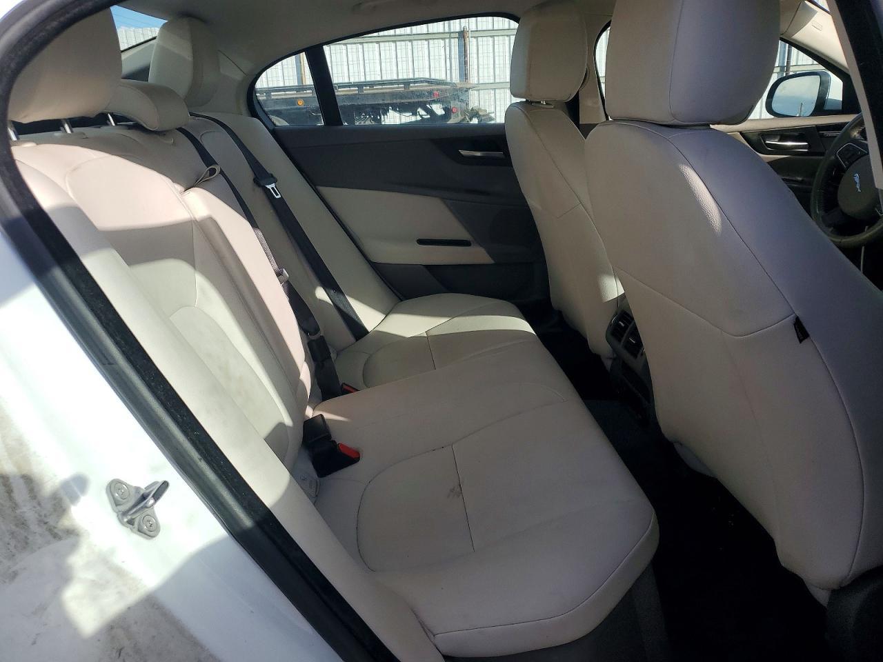 2017 JAGUAR XE