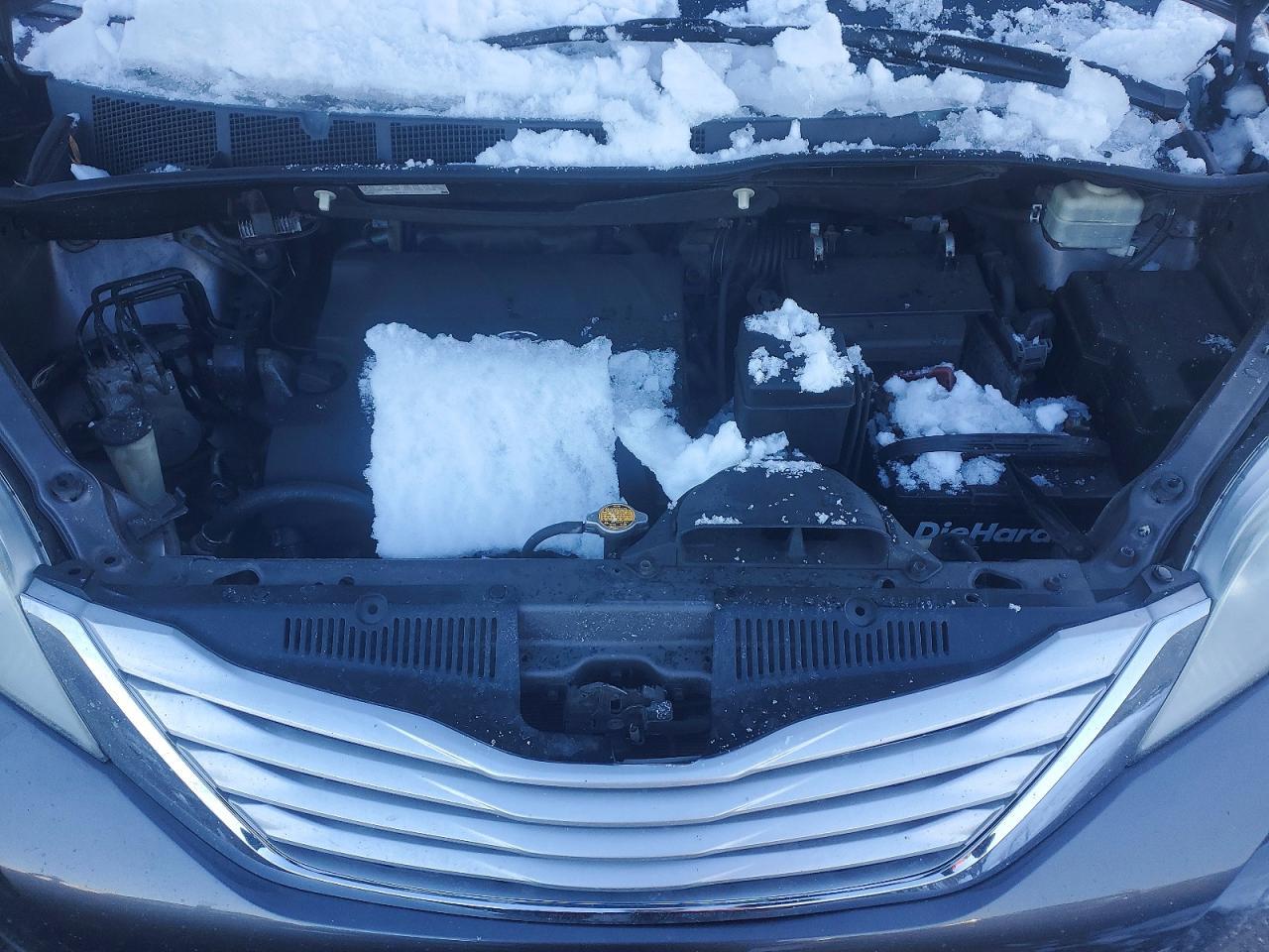 2013 TOYOTA SIENNA