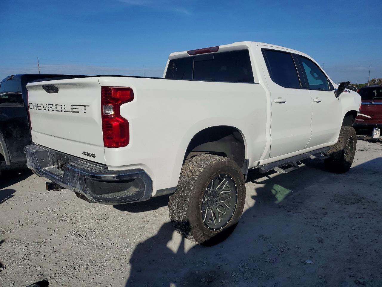 2022 CHEVROLET Silverado