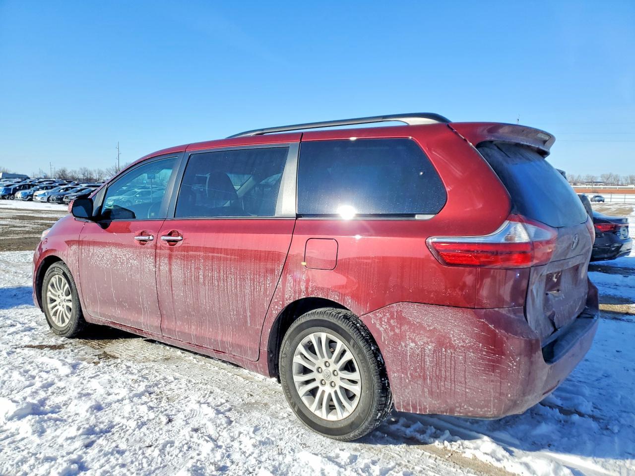 2016 TOYOTA SIENNA