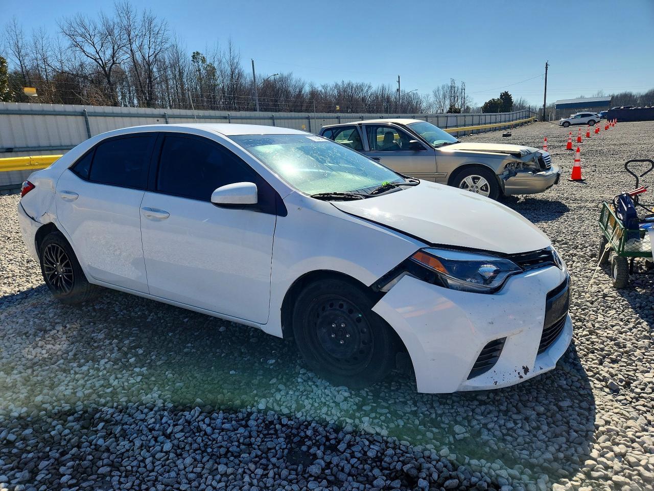 2015 TOYOTA COROLLA