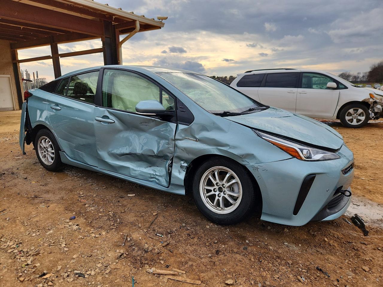 2022 TOYOTA PRIUS