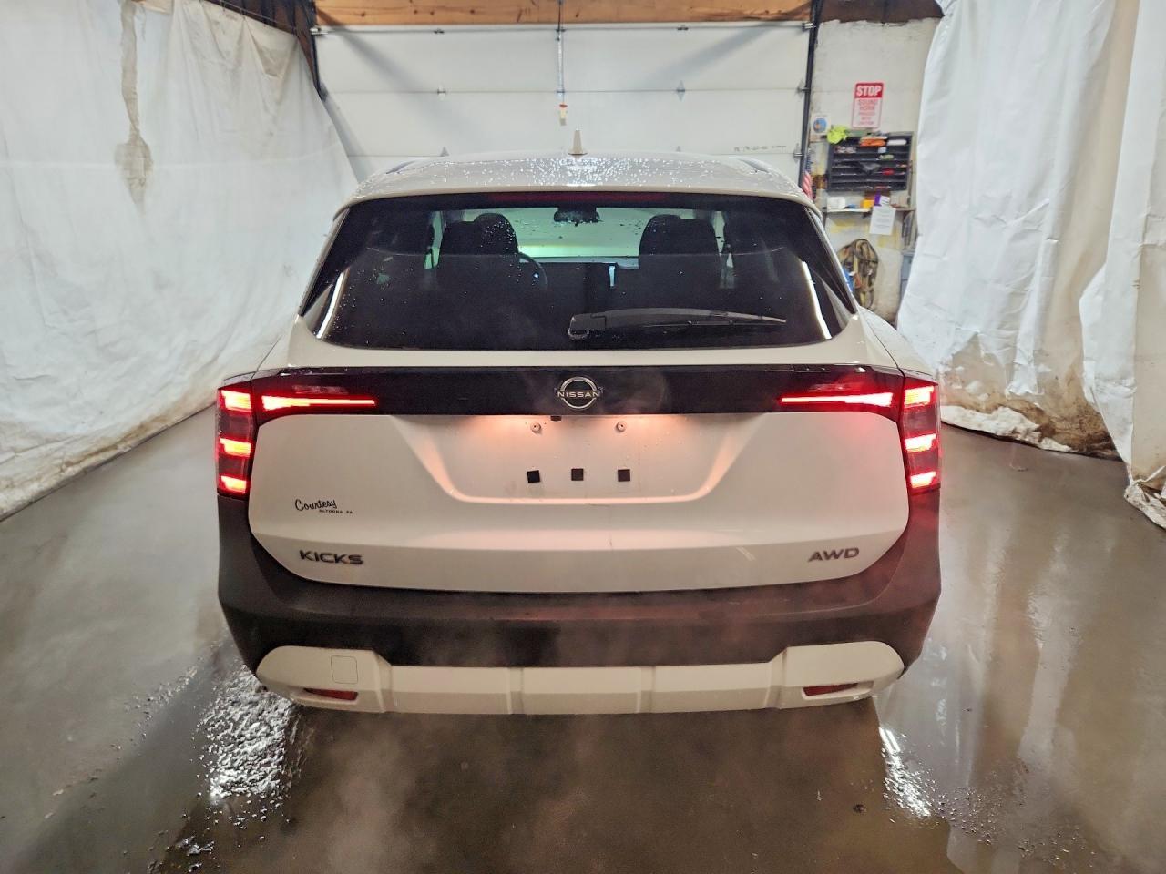 2025 NISSAN KICKS