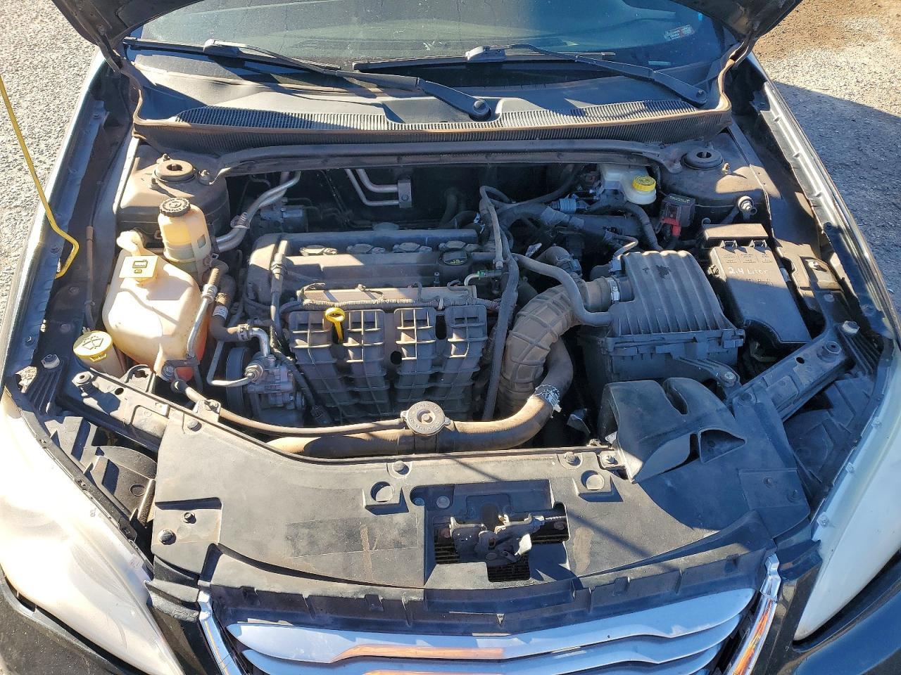 2013 CHRYSLER 200