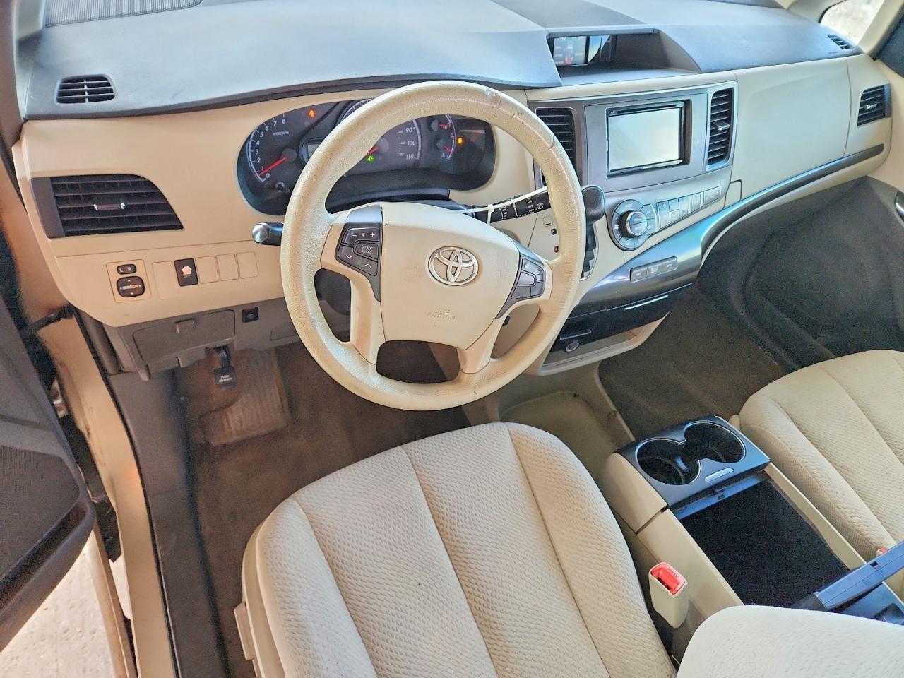2014 TOYOTA SIENNA