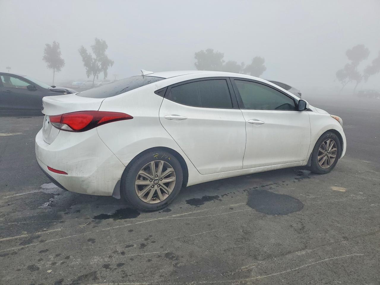 2016 HYUNDAI ELANTRA