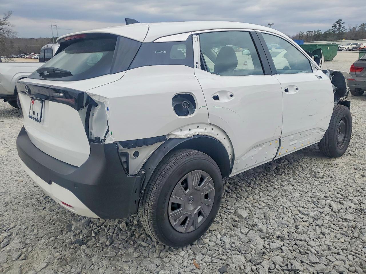 2026 NISSAN KICKS
