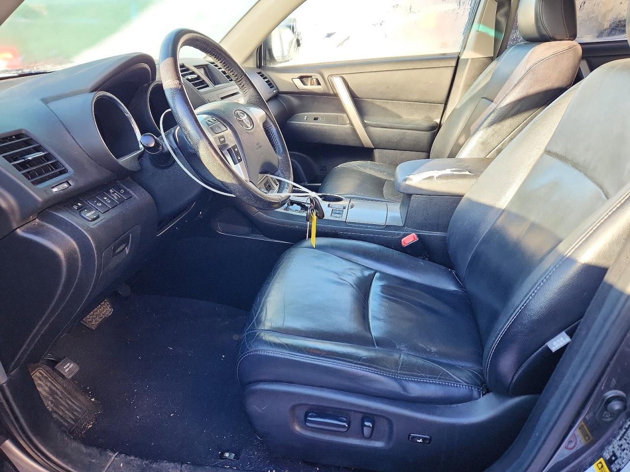 2012 TOYOTA HIGHLANDER