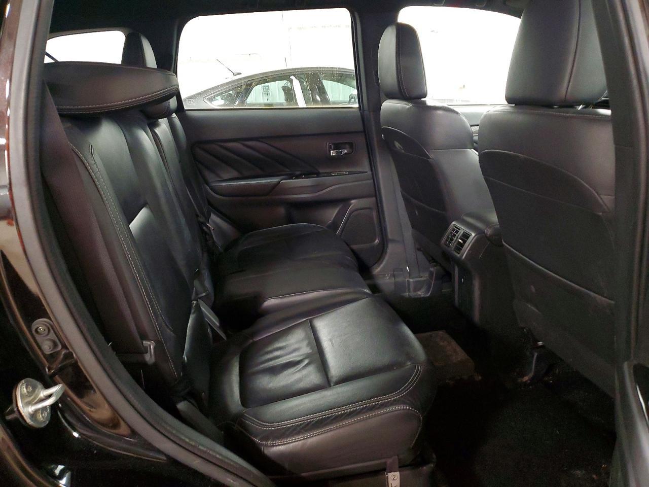 2019 MITSUBISHI outlander