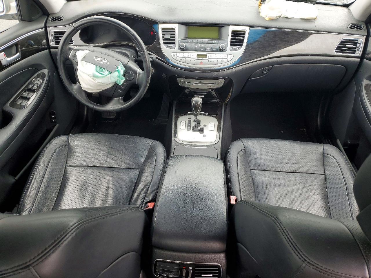 2013 HYUNDAI GENESIS