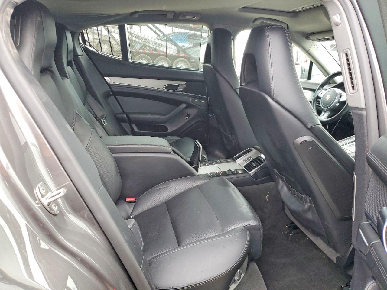 2014 PORSCHE Panamera
