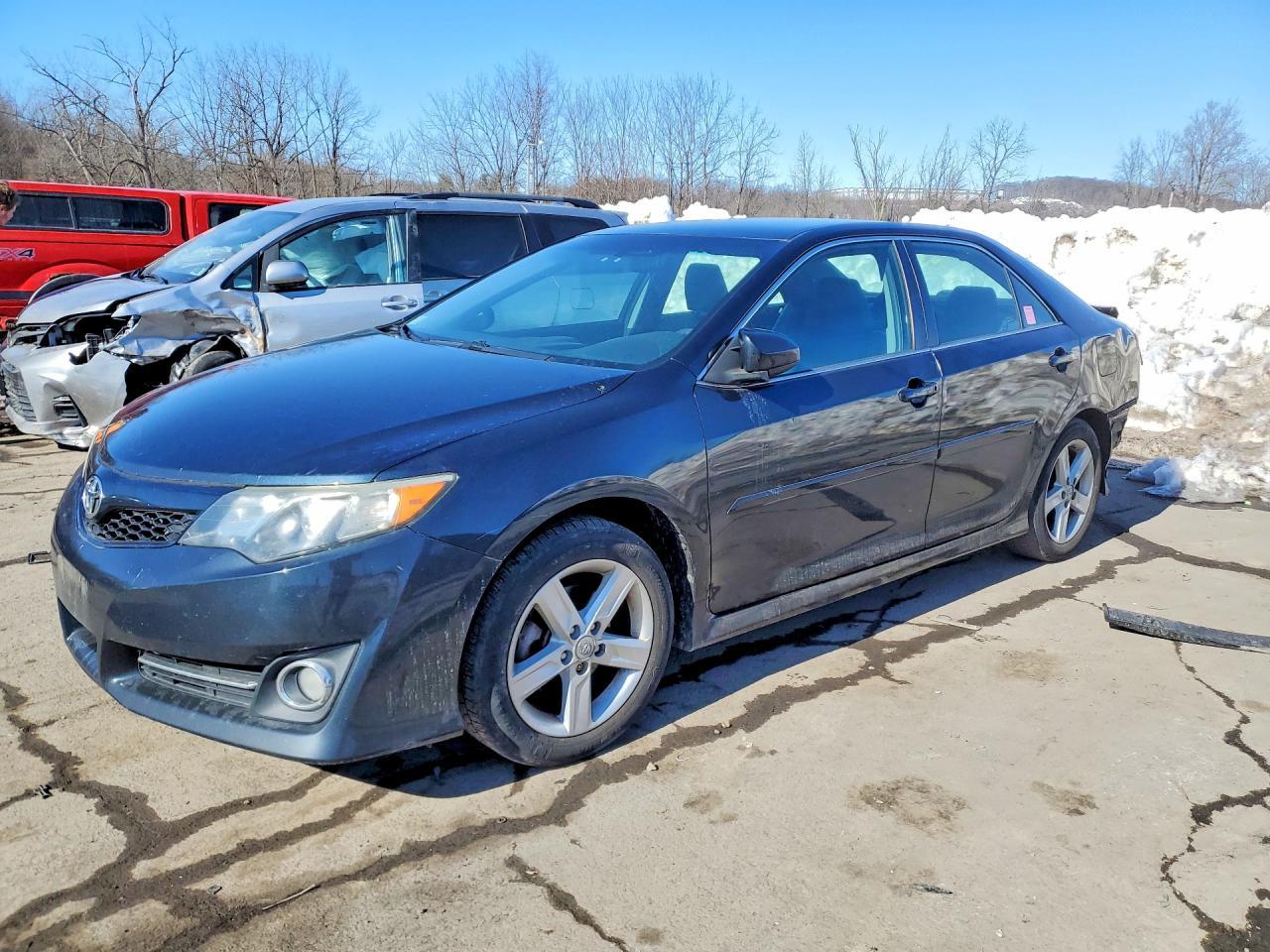2014 TOYOTA CAMRY