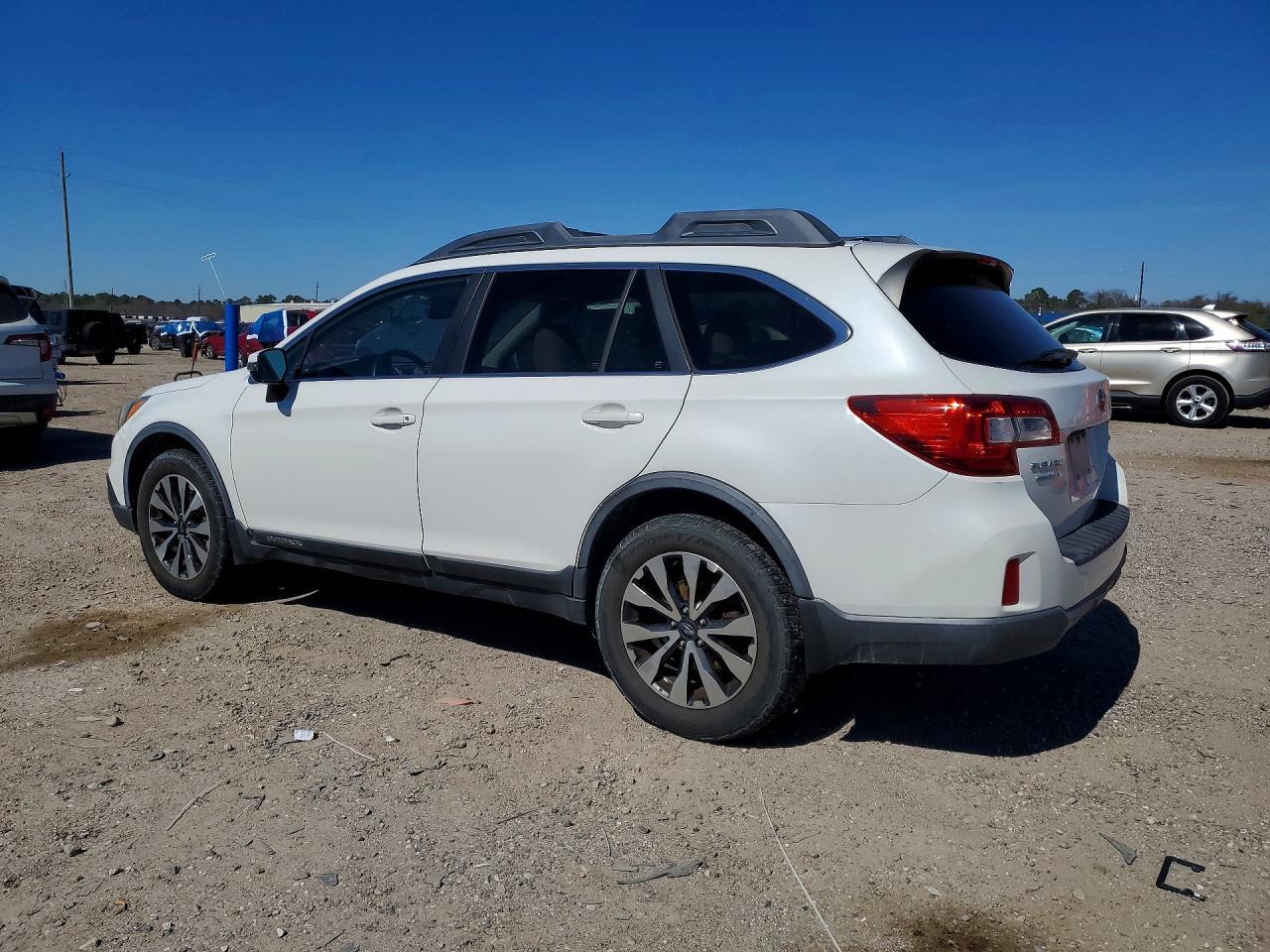 2015 SUBARU Outback