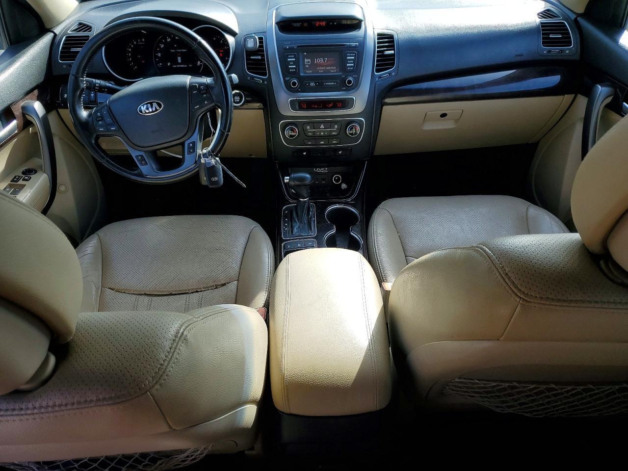 2014 KIA SORENTO