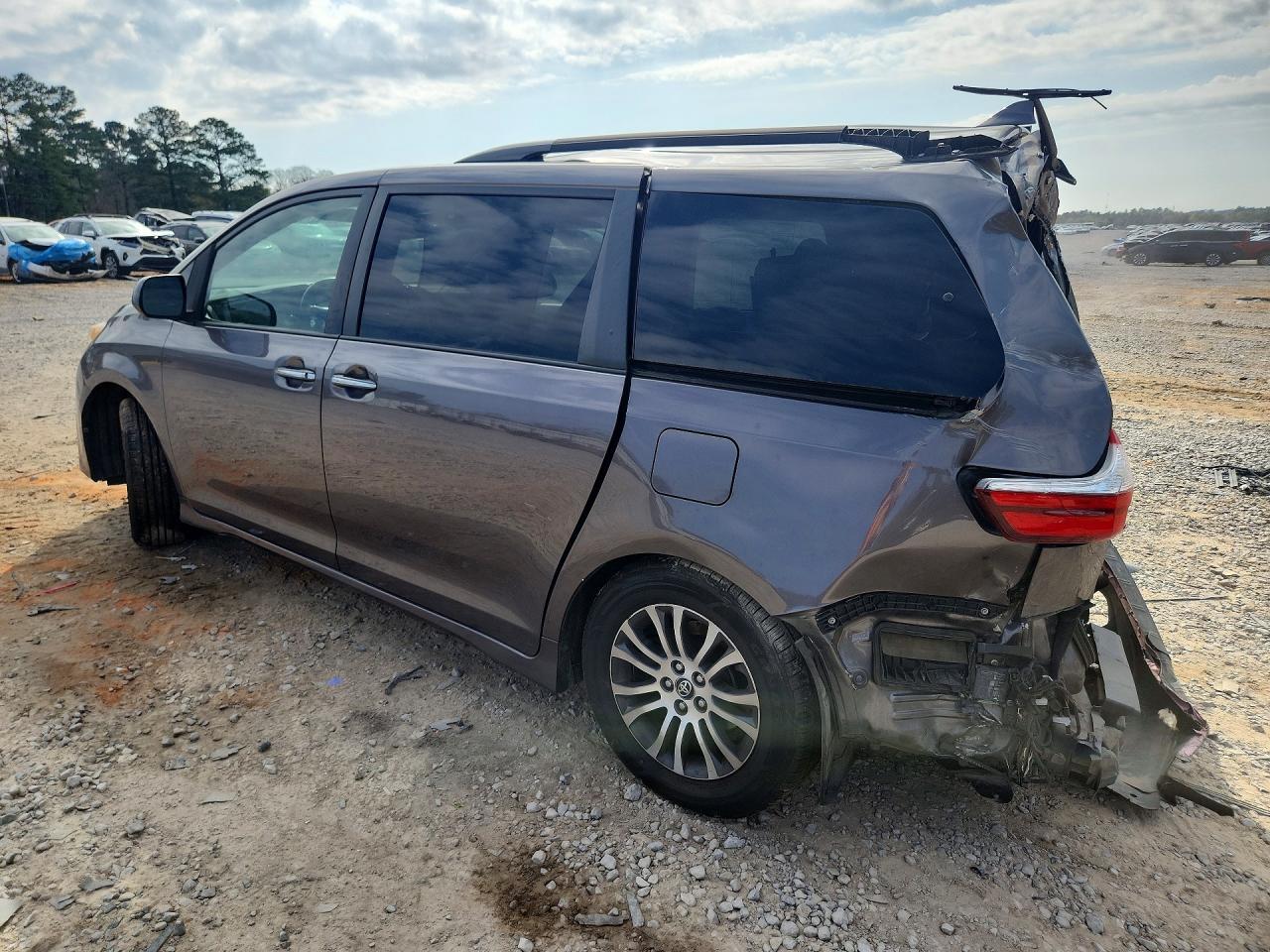 2019 TOYOTA SIENNA