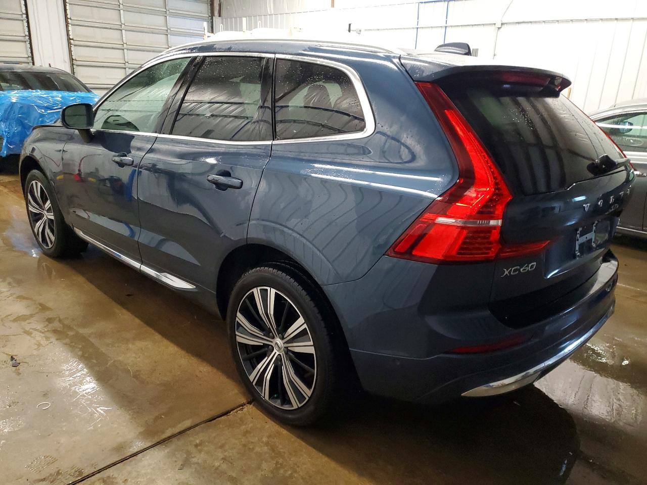 2022 VOLVO XC60