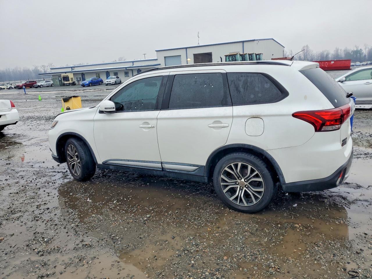 2016 MITSUBISHI outlander