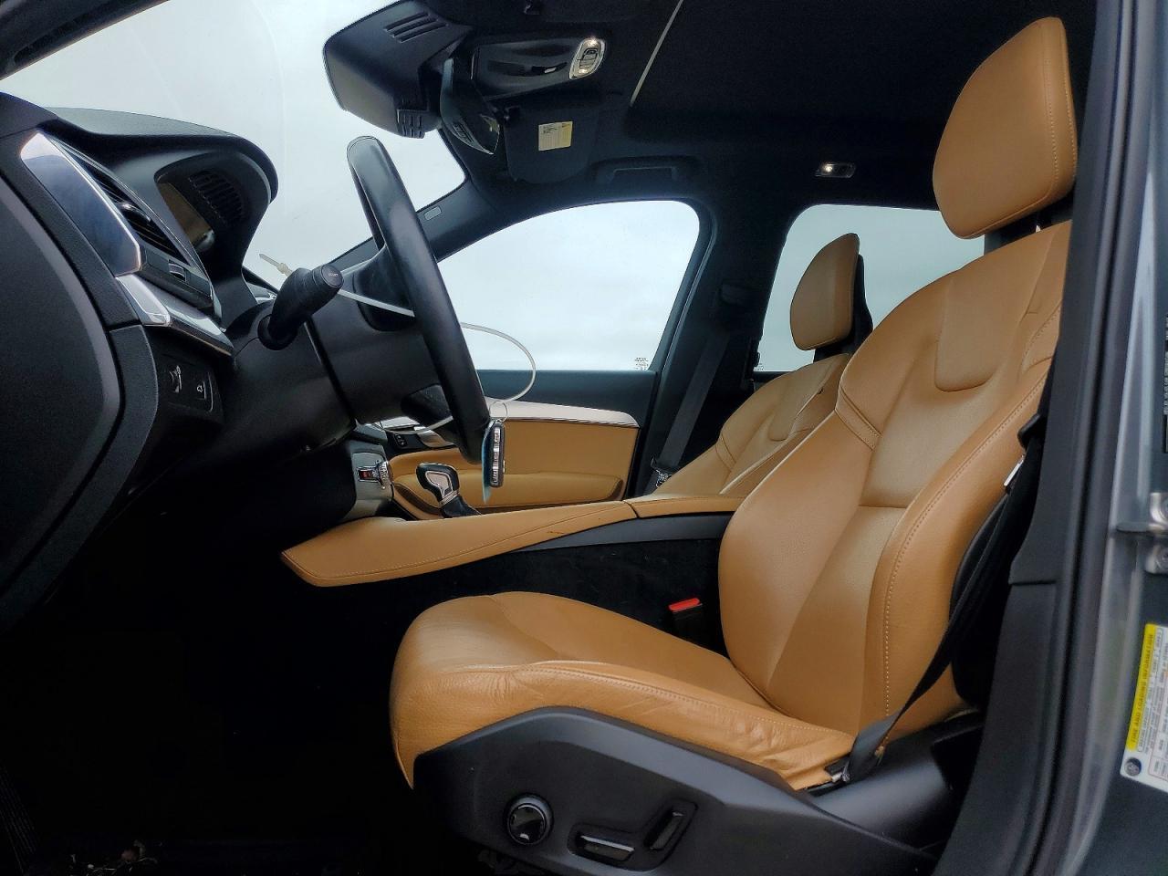 2018 VOLVO XC90