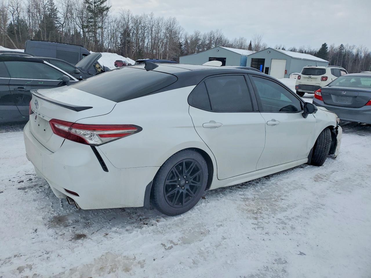 2018 TOYOTA CAMRY