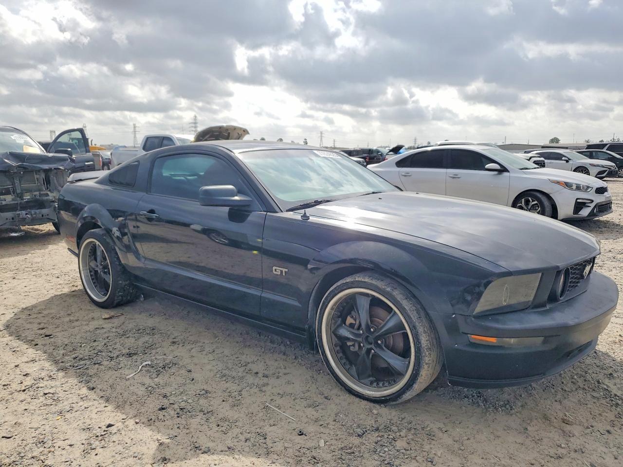2005 FORD MUSTANG