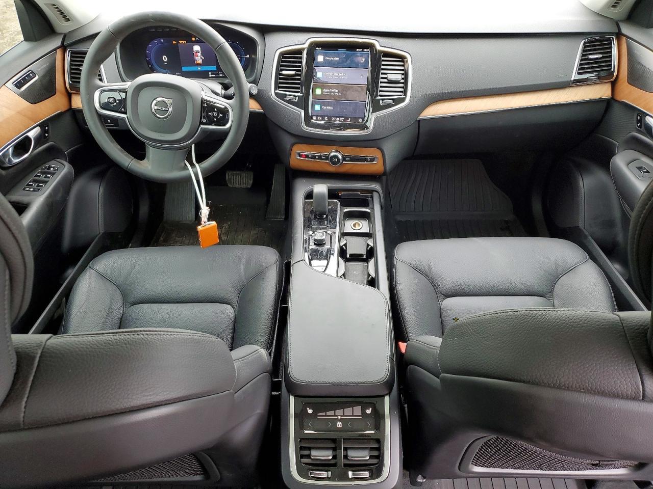 2023 VOLVO XC90