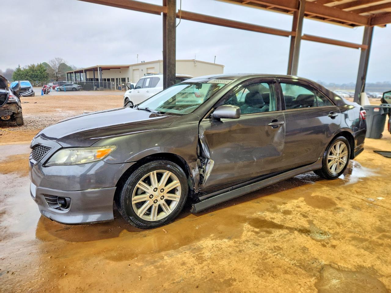 2011 TOYOTA CAMRY