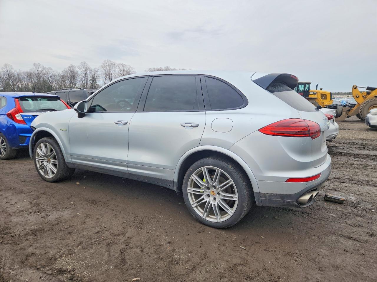 2017 PORSCHE CAYENNE