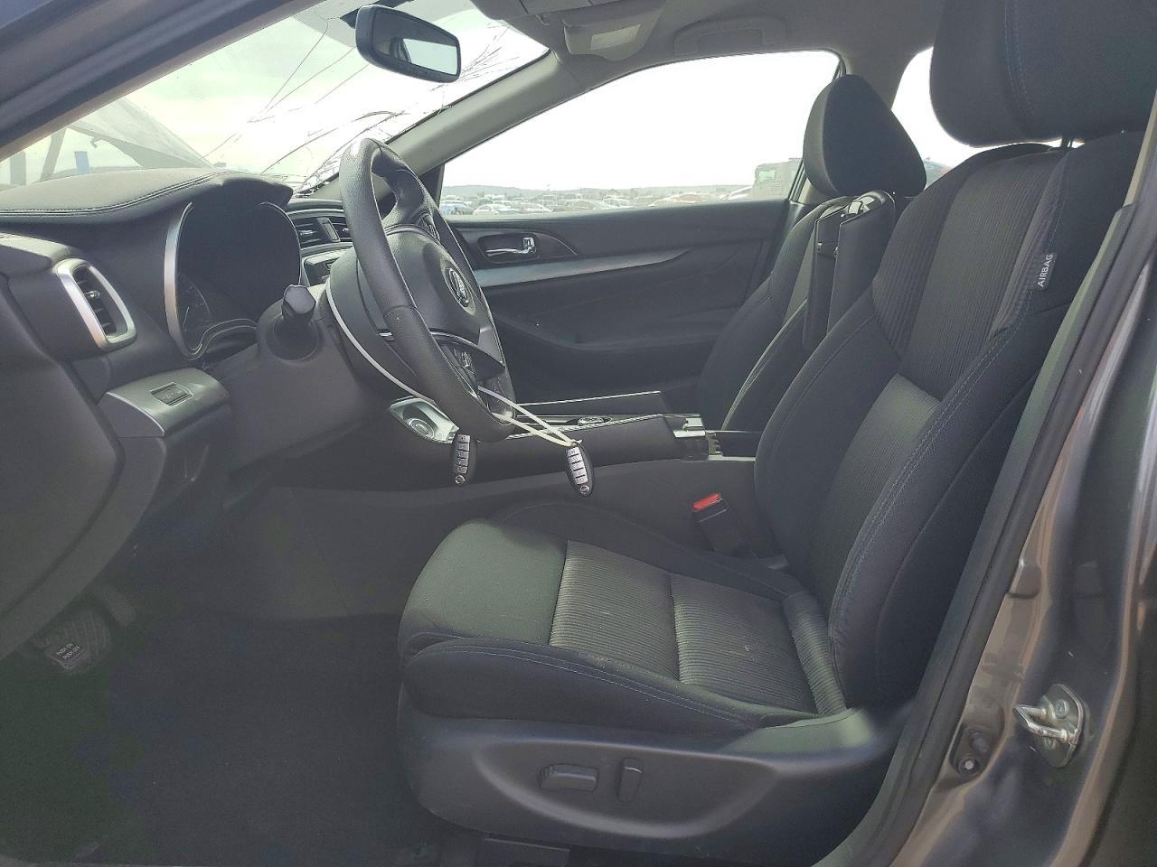 2017 NISSAN Maxima