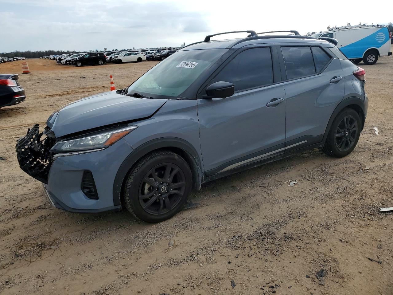 2021 NISSAN KICKS