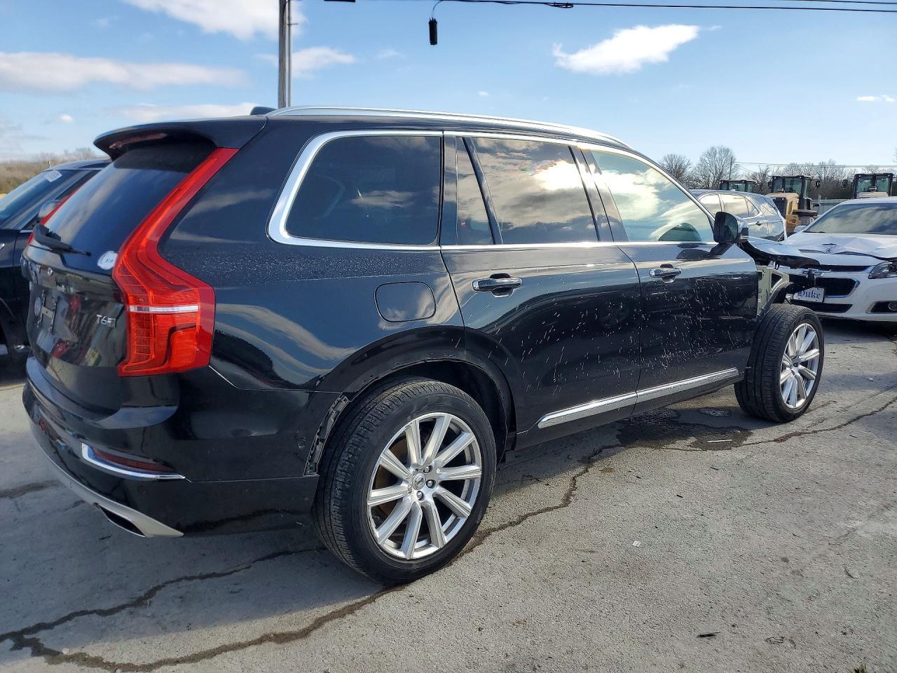 2018 VOLVO XC90