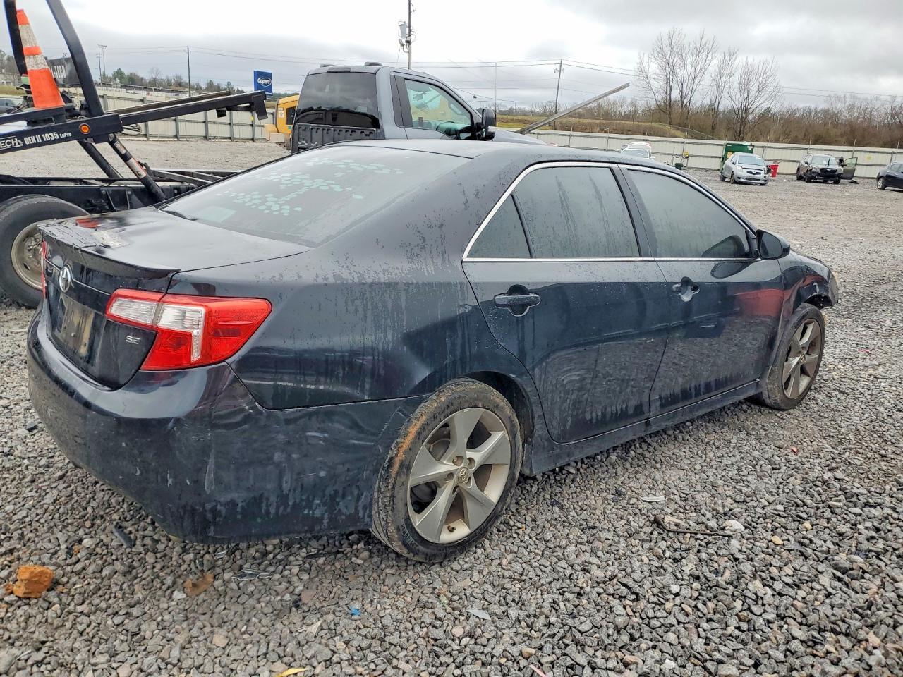 2014 TOYOTA CAMRY