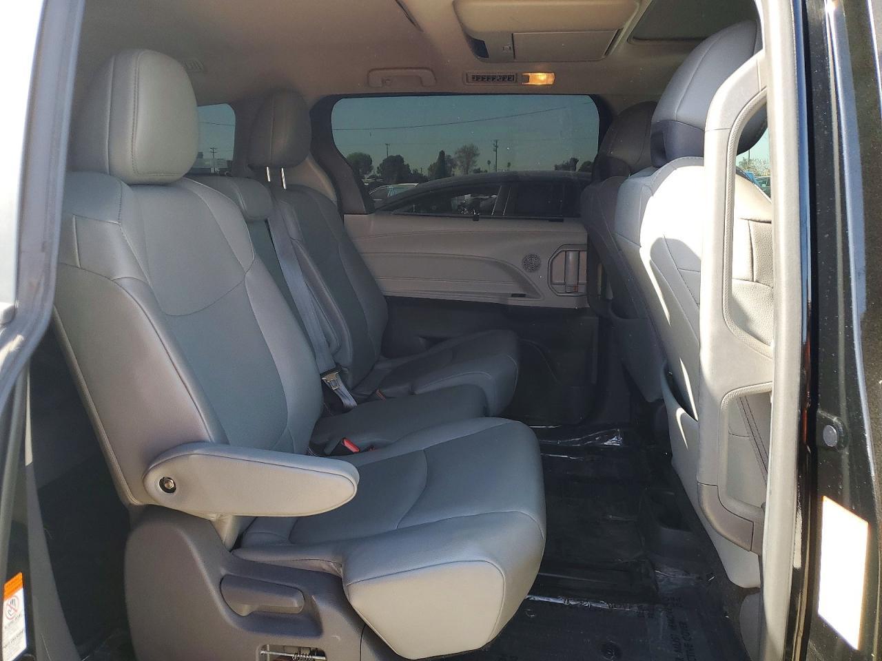2021 TOYOTA SIENNA