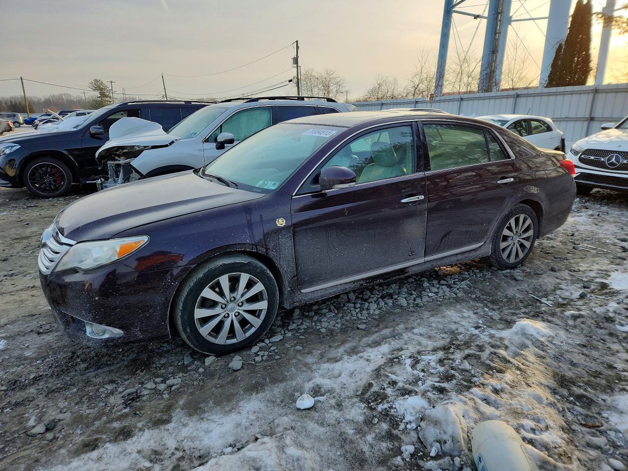 2011 TOYOTA Avalon