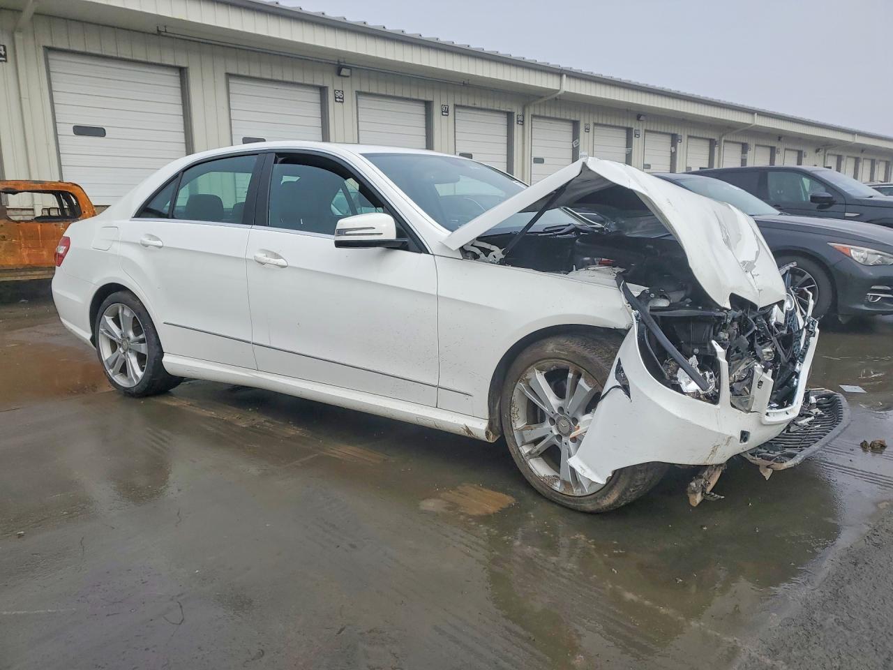 2013 MERCEDES-BENZ E-Class