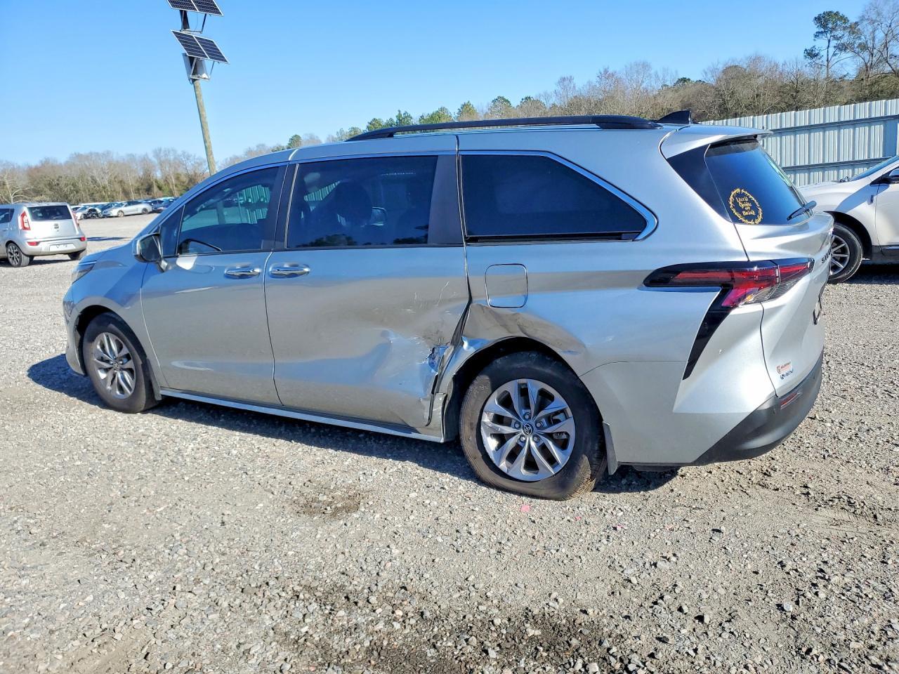 2025 TOYOTA SIENNA