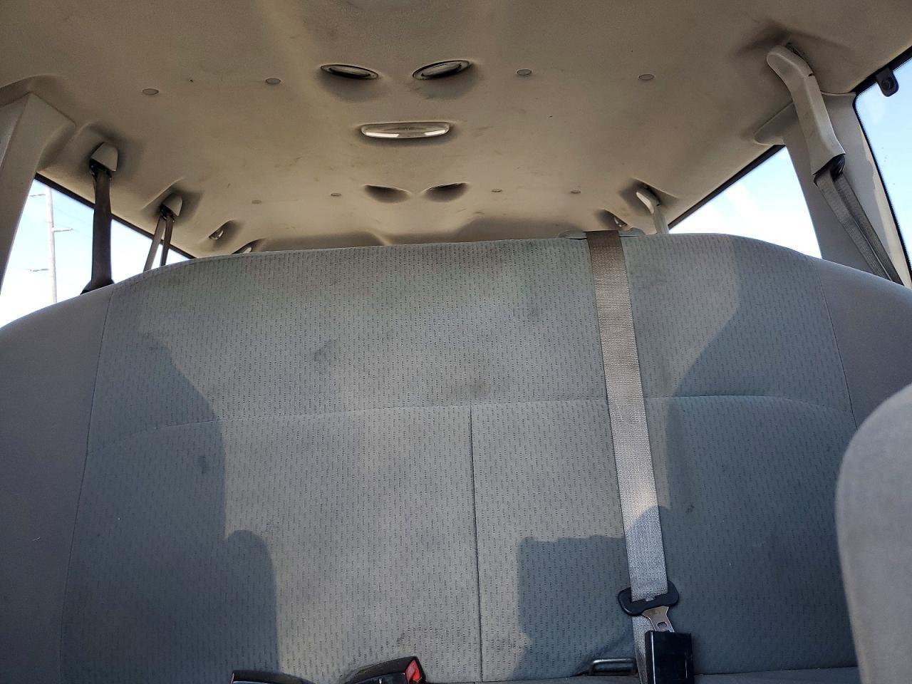 2009 FORD Econoline E350