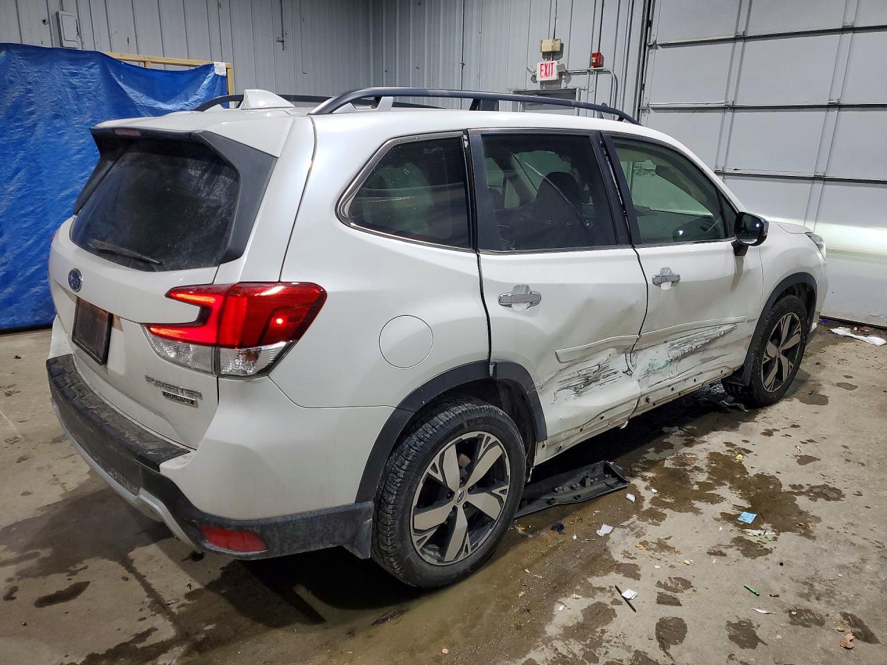 2019 SUBARU FORESTER