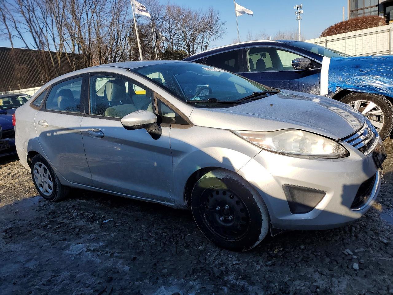 2012 FORD Fiesta