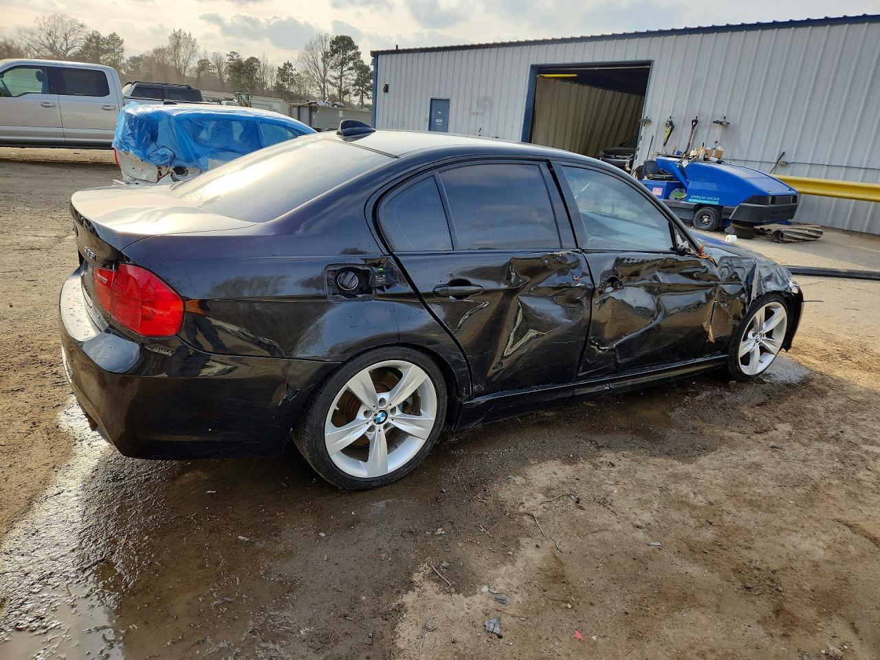 2011 BMW 3 SERIES