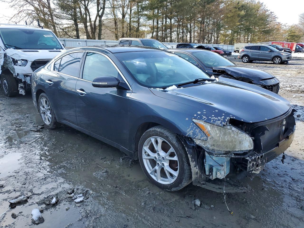 2013 NISSAN Maxima