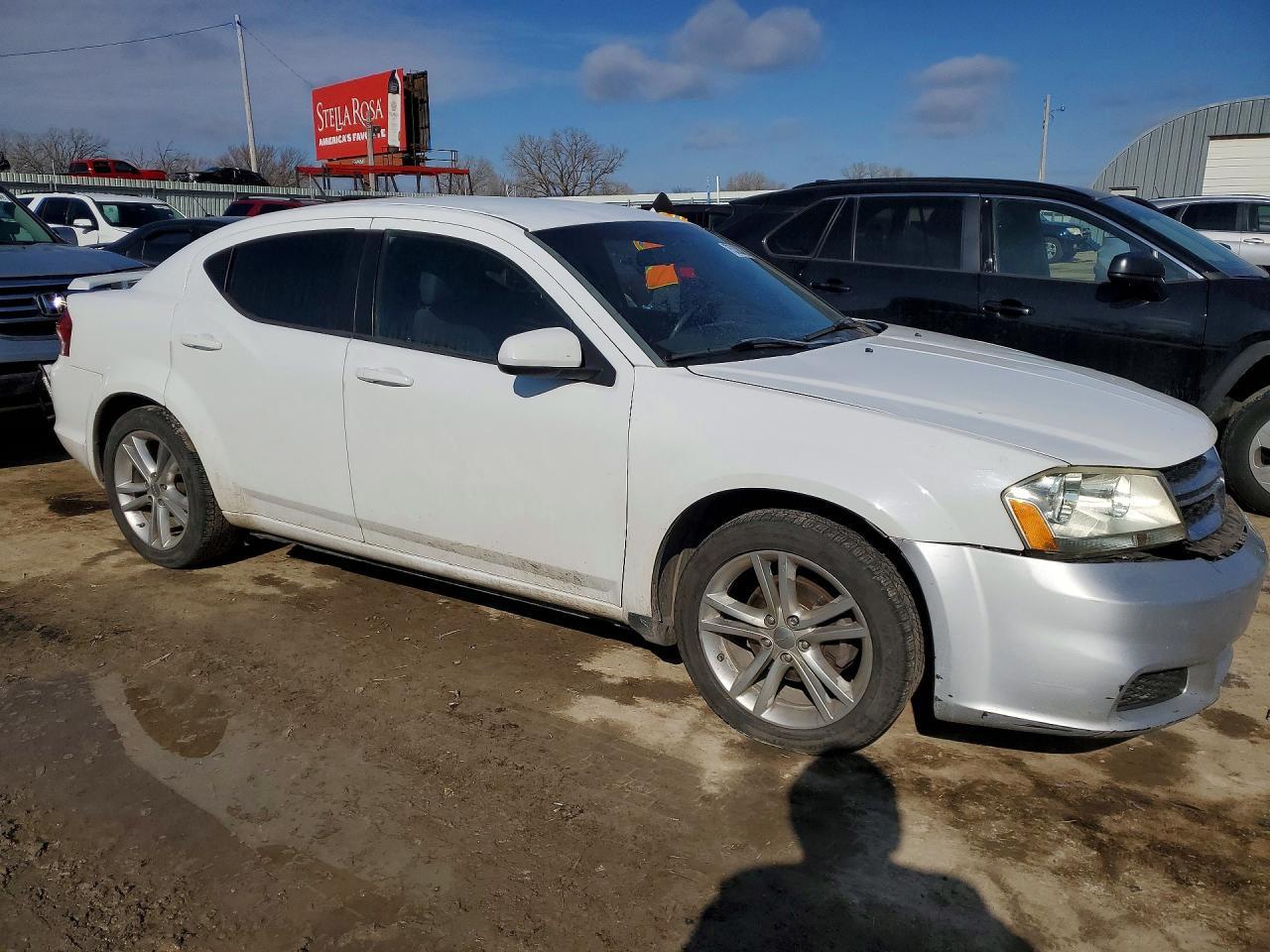 2012 DODGE Avenger